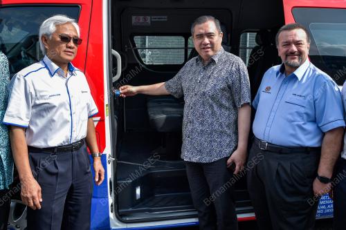 DATUK SERI AMIR HAMZAH AZIZAN