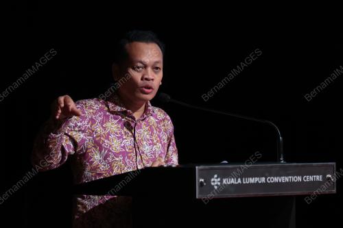 NIK NAZMI NIK AHMAD