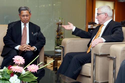 MUSTAPA MOHAMED