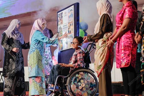 DATUK SERI DR WAN AZIZAH WAN ISMAIL