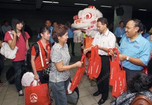 KL16_28012011_KTMB_CNY