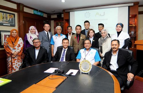KL16_28042015_MOU