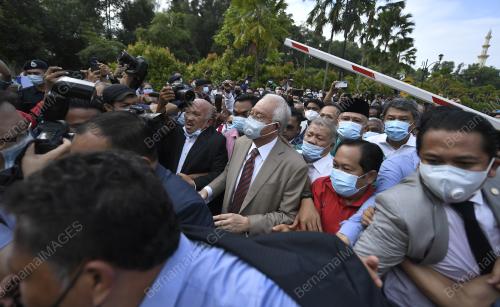 KEPUTUSAN SRC BEKAS PERDANA MENTERI DATUK SERI NAJIB TUN RAZAK