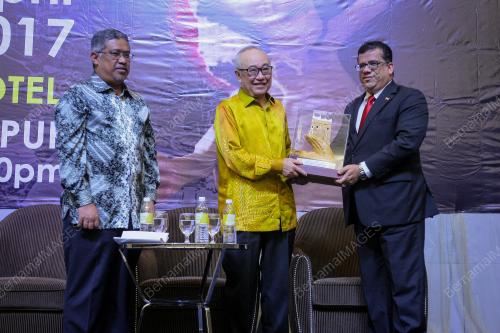 KL16_30042017_MRA