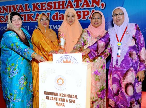 DATIN NORAINEE MOHD YATIB