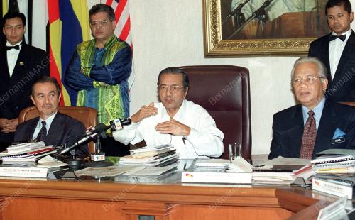 KL17-16_10_2000_PM-PC_MT_UMNO_14012016