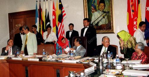 KL17-170200_MESYUARAT_UMNO_07012016