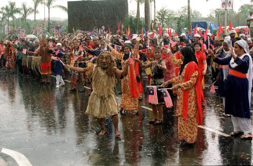 KL17-31_08_2000_TARI_HUJAN_12012016