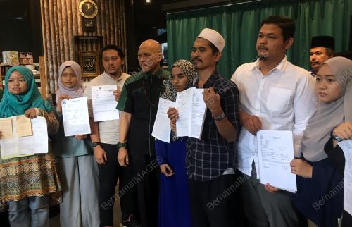 KL179_16072018_PENGASUH