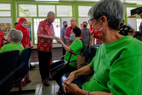 DATUK SERI ISMAIL SABRI YAAKOB