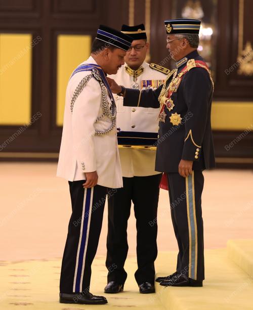AL-SULTAN ABDULLAH RI'AYATUDDIN AL-MUSTAFA BILLAH SHAH