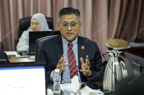 DATUK AWALAN AZIZ