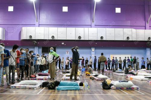 GELANDANGAN DI PUSAT PENEMPATAN SEMENTARA