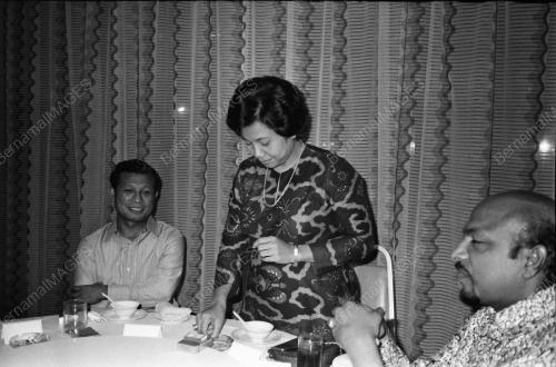 DR. LING LIONG SIK