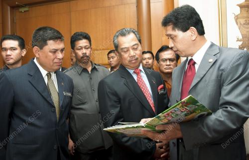 MUHYIDDIN YASSIN