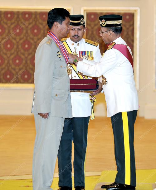 KL17_01102013_AGONG