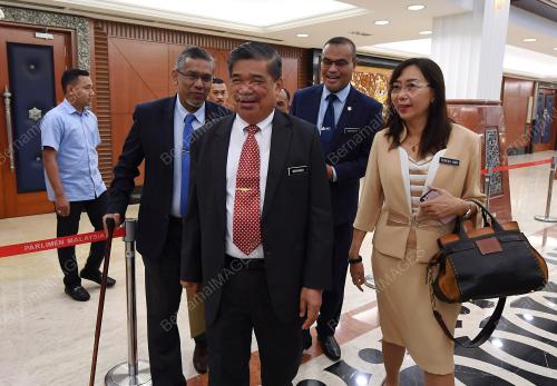 KL17_01112018_PARLIMEN