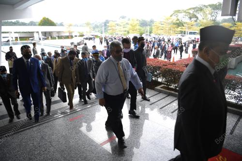 PERSIDANGAN PARLIMEN PENGGAL KETIGA 