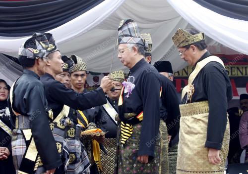 NAJIB TUN RAZAK