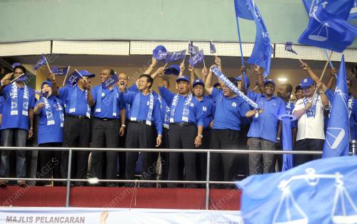 KL17_03062012_TPM_BN_WP