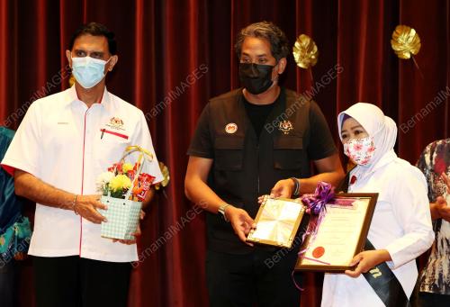 KHAIRY JAMALUDDIN