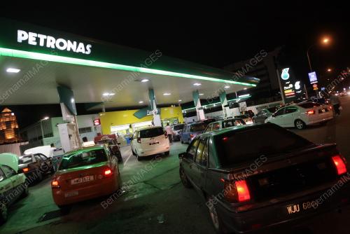 HARGA MINYAK NAIK