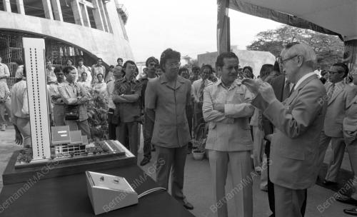 KL17_04022015_MAHATHIR_PNB