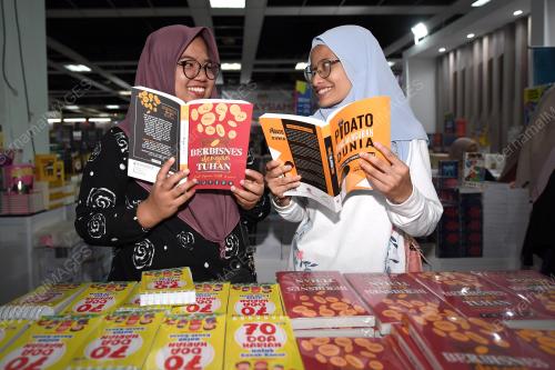 KL17_04042019_BUKU