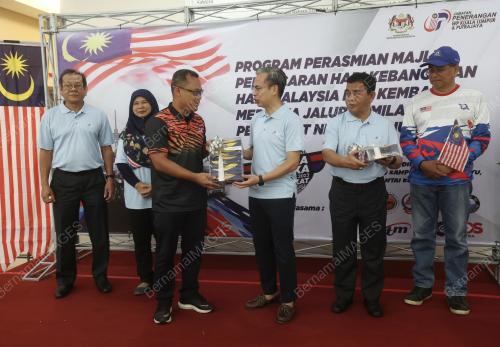 FAHMI FADZIL