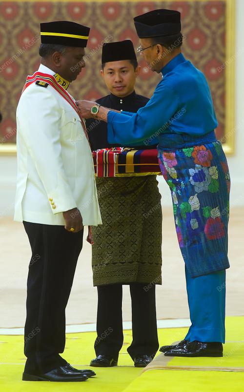 KL17_04112013_AGONG_PINGAT