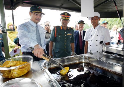 HISHAMMUDIN TUN HUSSEIN
