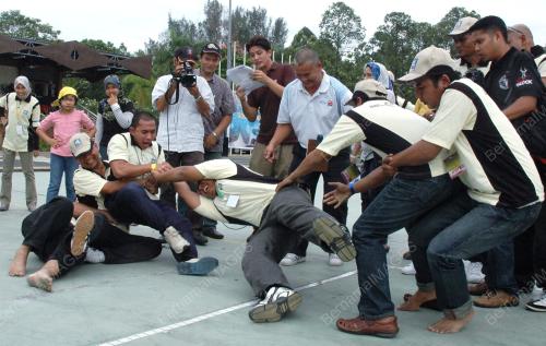 PERMAINAN REBUT NEGERI