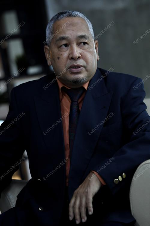 MEJAR (B) LATIF LADIN