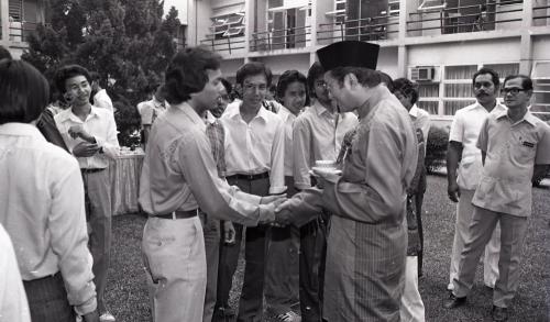 DR. MAHATHIR MOHAMAD
