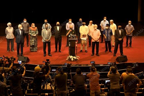 DATUK SERI ISMAIL SABRI YAAKOB