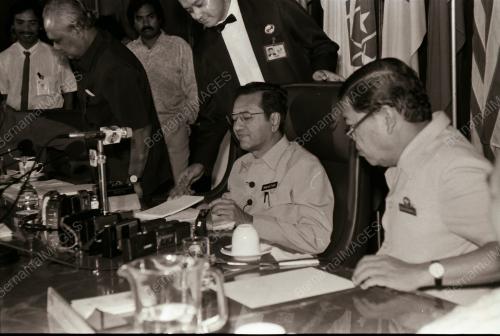 MESYUARAT MAJLIS TERTINGGI UMNO