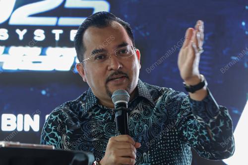 DATUK DR ASYRAF WAJDI DUSUKI