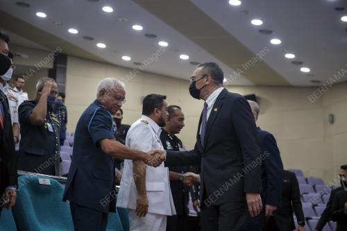 DATUK SERI HISHAMMUDDIN HUSSEIN