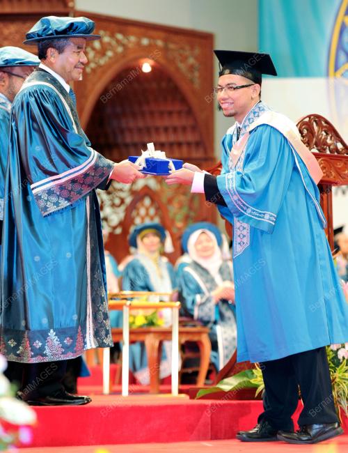 TAN SRI MOHD SIDEK HASSAN
