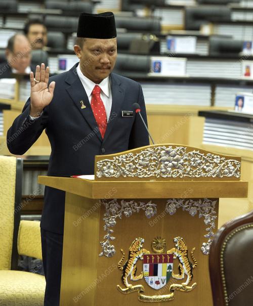 KL17_08122014_PARLIMEN