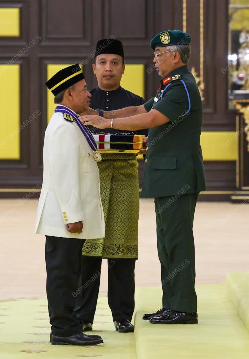 AL-SULTAN ABDULLAH RI'AYATUDDIN AL-MUSTAFA BILLAH SHAH
