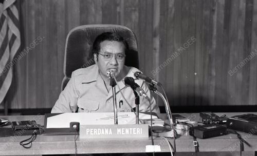 DATUK SERI DR. MAHATHIR MOHAMAD