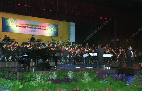 KONSERT DI RAJA ORKESTRA SIMFONI UM