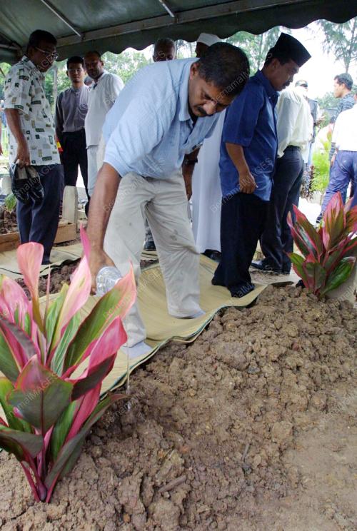 MOHD HUSSEIN ABDULLAH