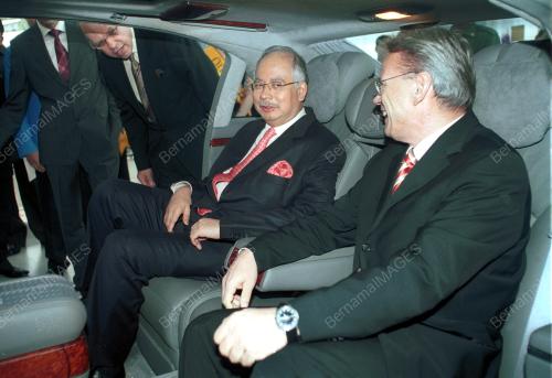NAJIB TUN RAZAK