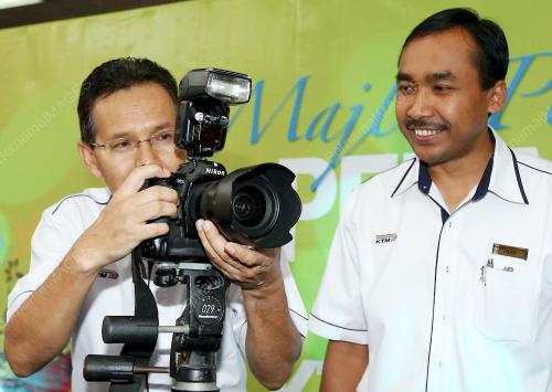 DR AMINUDDIN ADNAN