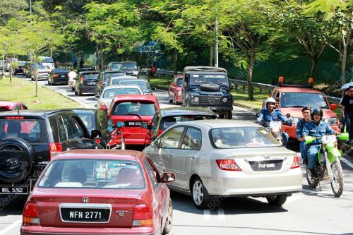 LALUAN SESAK DENGAN KENDERAAN