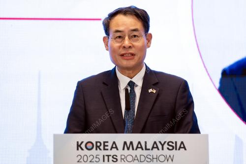 KANG HEE-UP