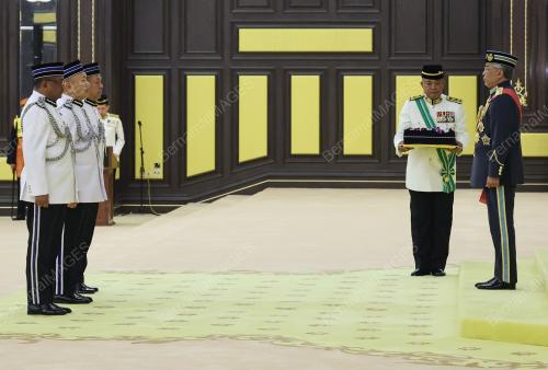 AL-SULTAN ABDULLAH RI'AYATUDDIN AL-MUSTAFA BILLAH SHAH