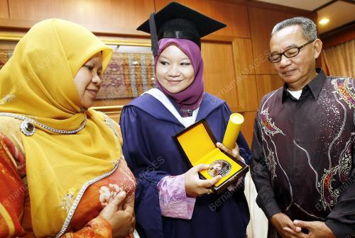 FATIHA SENOM